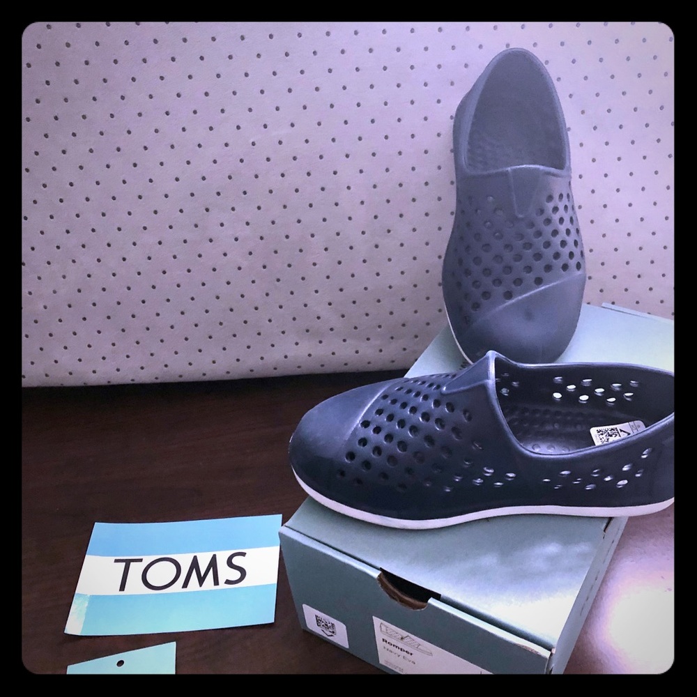 TOMS - Toddler slip-ons, size 9 - VGC